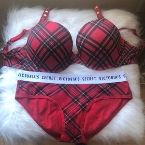 Victoria Secret T-Shirt Push Up Bra & Pantie Set
